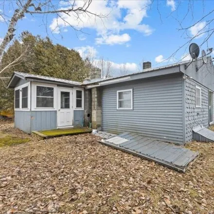 Buy this 2 bed house on 75 East Salem Drive in Derby, VT 05829