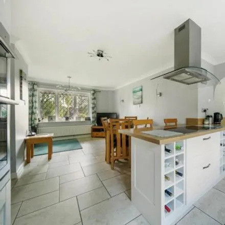 Image 3 - Silver Birches, 18 Winterpit Close, Nuthurst, RH13 6JY, United Kingdom - House for sale