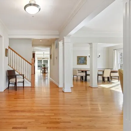 Image 7 - 5138 Cathedral Avenue Northwest, Washington, DC 20016, USA - House for sale