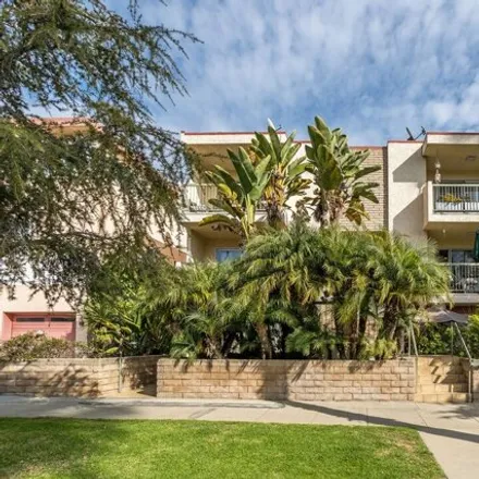 Rent this 2 bed condo on 12th Court in Santa Monica, CA 90402