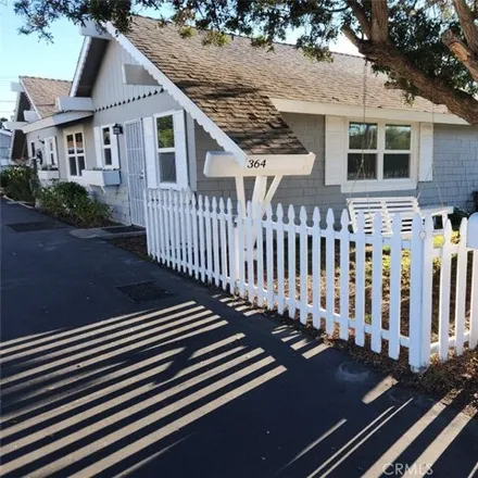 Rent this studio apartment on 364 16th Place in Cliff Haven, Costa Mesa