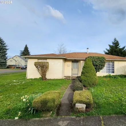 Buy this 3 bed house on 443 12th Street in Springfield, OR 97477