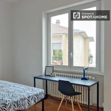 Rent this 4 bed room on Via Calatafimi 10 in 20136 Milan MI, Italy