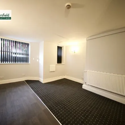 Image 3 - Fitzwilliam Street, Huddersfield, HD1 5PP, United Kingdom - Apartment for rent