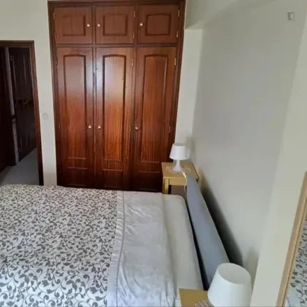 Rent this 3 bed room on Baloiço do Raimundo in Rua João Lopes Raimundo, 2625-193 Póvoa de Santa Iria