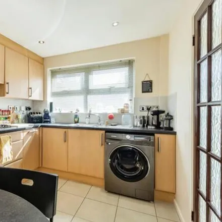 Image 4 - Moss Close, Arnold, NG5 8SD, United Kingdom - House for sale