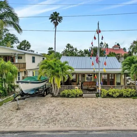 Image 4 - 60 83rd Ave, Treasure Island, Florida, 33706 - House for sale