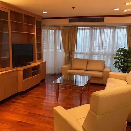 Rent this 3 bed apartment on Waterford Diamond Tower in Soi Sukhumvit 30/1, Khlong Toei District