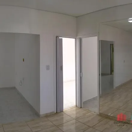 Rent this 3 bed apartment on Rua Santo Antônio in Centro, Vinhedo - SP