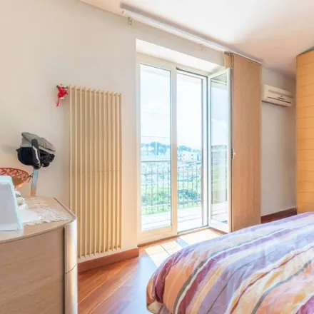Rent this 3 bed room on Istituto Tecnico Sandro Pertini in Via Lentini, 78