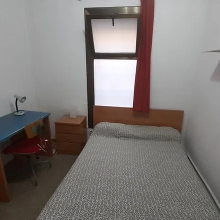 Rent this 5 bed room on Carrer de València in 82, 08001 Barcelona