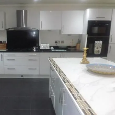 Image 2 - Crow Hill Rise, Mansfield Woodhouse, NG19 7AY, United Kingdom - House for rent