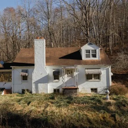 Buy this 2 bed house on Mays Branch Road in Wayne County, WV 25535