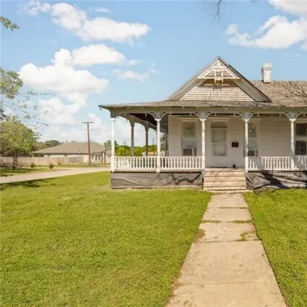 Buy this 4 bed house on 579 Live Oak Street in Hearne, TX 77859