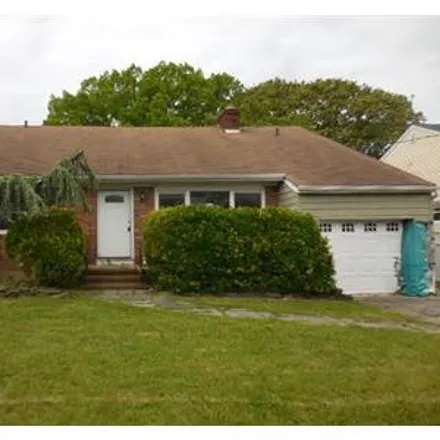 Buy this 3 bed house on 95 Woods Avenue in Village of Rockville Centre, NY 11570