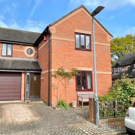 Buy this 4 bed house on Lock Close in Stratford-upon-Avon, CV37 6GF