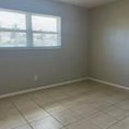 Image 4 - 2115 Hanson Street, Fort Myers, FL 33901, USA - Apartment for rent