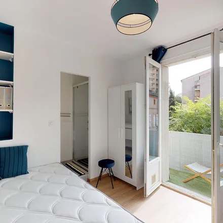 Rent this 1 bed apartment on 34 Boulevard Lascrosses in 31000 Toulouse, France