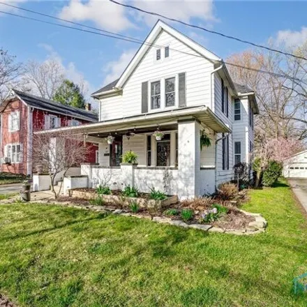 Buy this 4 bed house on 514 West Wooster Street in Bowling Green, OH 43402