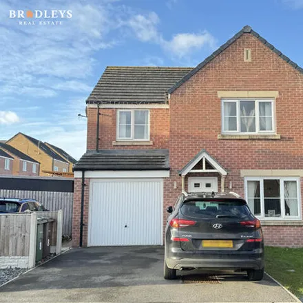 Buy this 4 bed house on Pinewood Court in Whitwood, WF10 5GW