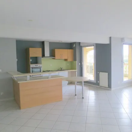 Rent this 3 bed apartment on 426 Avenue Georges Clemenceau in 07500 Guilherand-Granges, France