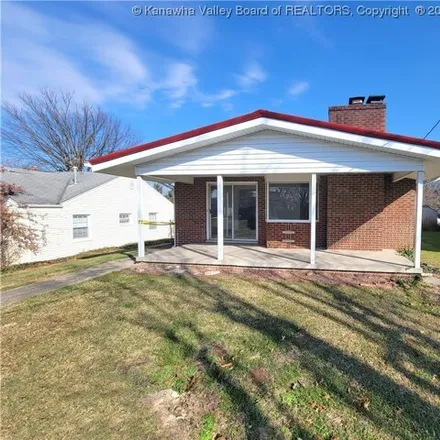 Buy this 3 bed house on 1209 Central Avenue in St. Albans, WV 25177