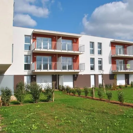 Rent this 2 bed apartment on 157 Avenue de Nantes in 79000 Niort, France