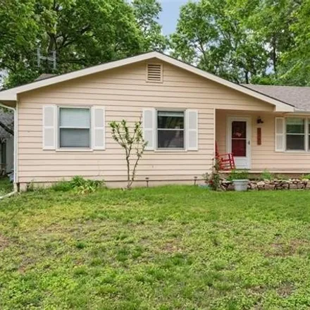 Buy this 3 bed house on 837 South Ash Street in Ottawa, KS 66067