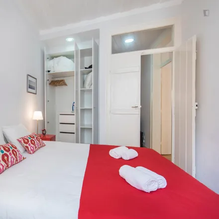Rent this 2 bed apartment on Rua da Galé in 1100-542 Lisbon, Portugal