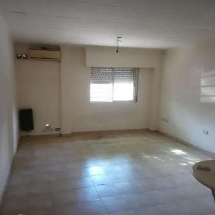 Rent this studio apartment on UNSAM - Campus Miguelete in 32 - España, Villa Chacabuco