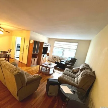 Image 2 - 9201 Shore Road, New York, NY 11209, USA - Apartment for sale