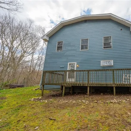 Buy this 6 bed townhouse on 261 Lamphere Road in Groton, CT 06355