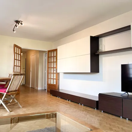 Rent this 3 bed apartment on 5 Allée Georges Pompidou in 92320 Châtillon, France