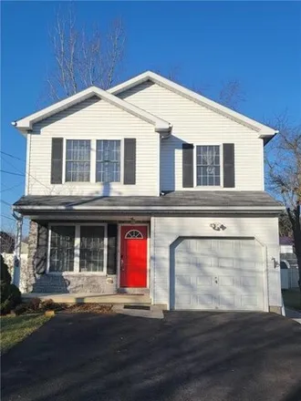 Rent this 4 bed house on 1611 Lavan Street in Bethlehem, PA 18015