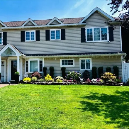 Buy this 5 bed house on 43 Mellow Lane in Salisbury, NY 11590