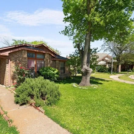 Buy this 2 bed house on 401 Horse Shoe Bend in Mesquite, TX 75149