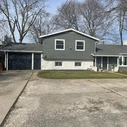 Rent this 3 bed house on 935 Sunset Drive in Tecumseh, Lenawee County