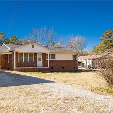 Rent this 3 bed house on 5807 Willowbrook Street in Fort Lawn, SC 29714