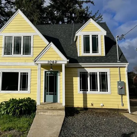 Buy this 4 bed house on 1062 Elrod Avenue in Coos Bay, OR 97420