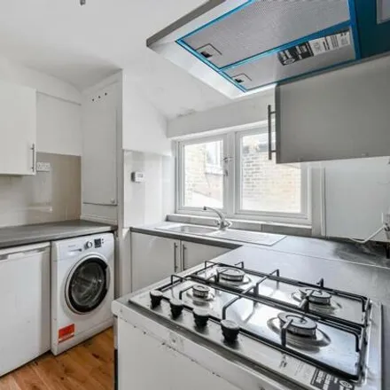 Rent this 2 bed apartment on TUAM ROAD in Londres, London