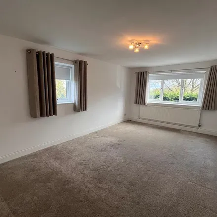 Image 2 - Manor House Croft, Leeds, LS16 8LY, United Kingdom - Apartment for rent