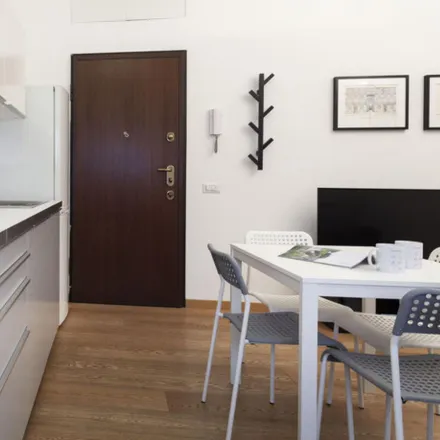 Image 2 - Graceful 2-bedroom flat in Bocconi-Porta Romana  Milan 20135 - Apartment for rent