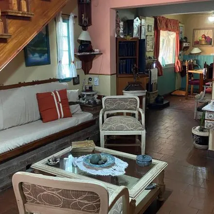 Buy this 2 bed house on Capitán Rojas 57 in Partido de Lomas de Zamora, 1828 Banfield