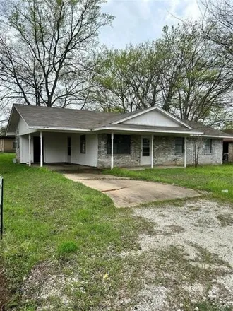 Buy this 3 bed house on 179 Thomas Street in Crockett, TX 75835