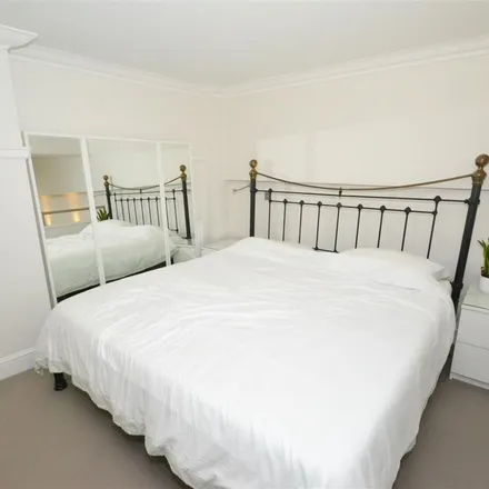 Image 6 - 55 Southey Road, London, SW19 1PP, United Kingdom - Apartment for rent