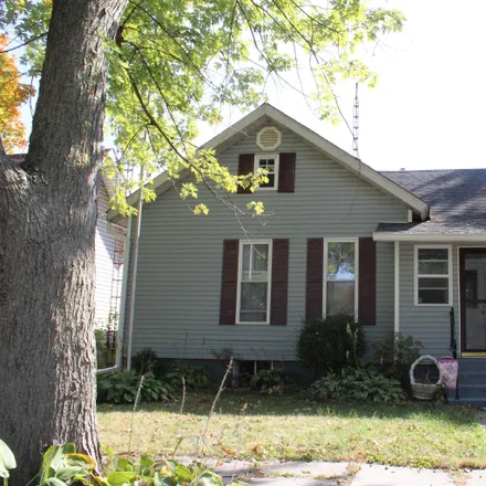 Buy this 2 bed house on 313 South Hickory Street in Centralia, IL 62801
