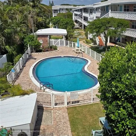 Buy this 1 bed condo on 248 Allenwood Drive in Lauderdale-by-the-Sea, Broward County