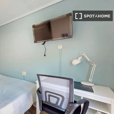 Rent this 5 bed room on Carrer Capità Antoni Mena in 29, 03205 Elx / Elche