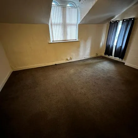 Image 4 - Slicer's Yard, Crossflatts, BD16 2JG, United Kingdom - Apartment for rent