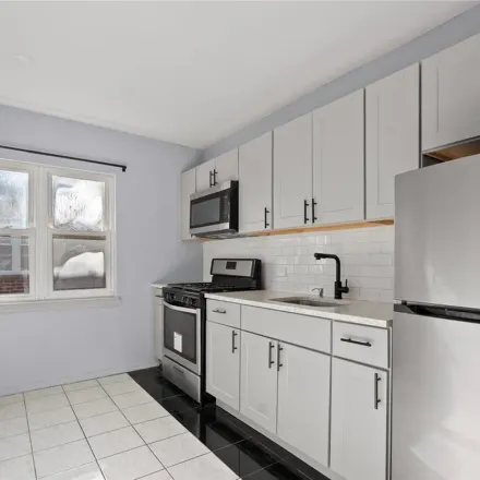 Image 3 - 76-68 197th Street, New York, NY 11366, USA - Apartment for rent